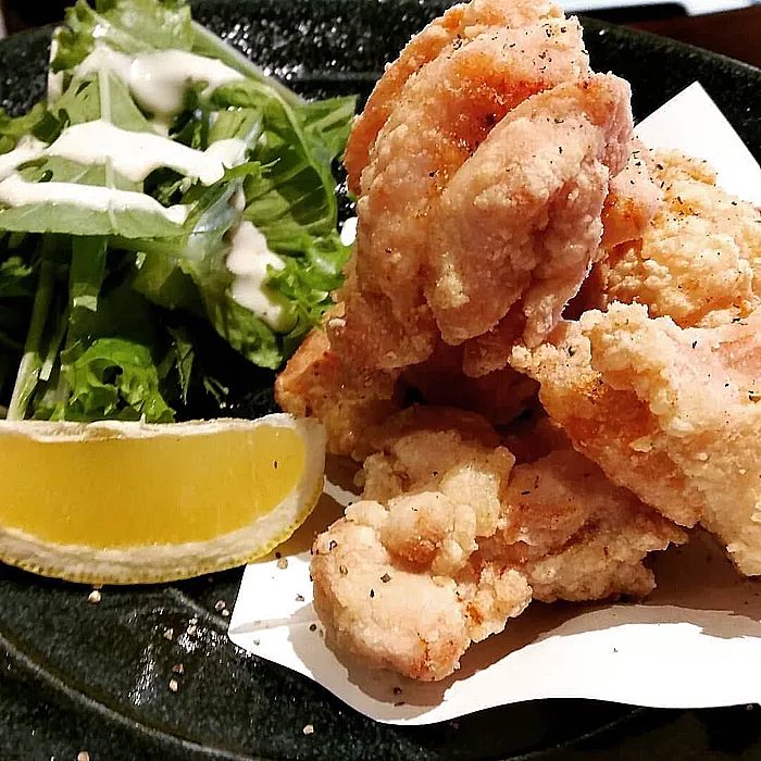 アラカルトバル幸進まる若鶏の唐揚げ